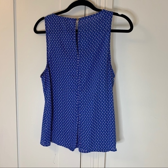 Blue Sleeveless Blouse - Picture 3 of 5